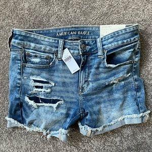 NWT - American Eagle Next Level Stretch Midi Jean Shorts - Size 10